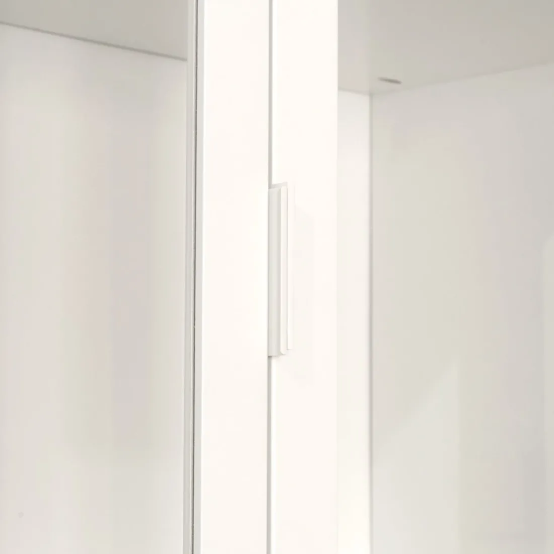 Klast Home Vitrinas>Elian Blanco