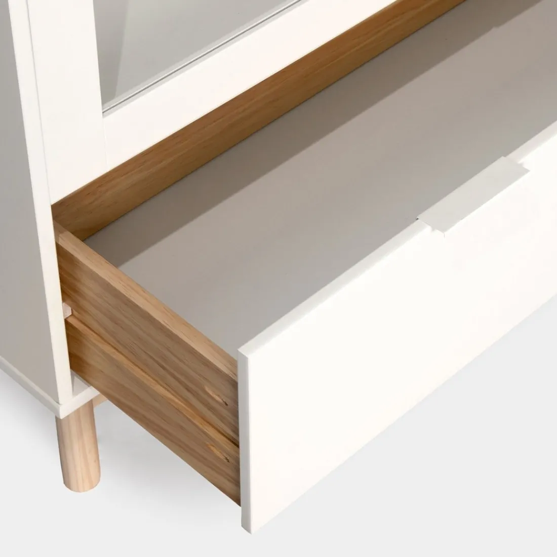 Klast Home Vitrinas>Elian Blanco